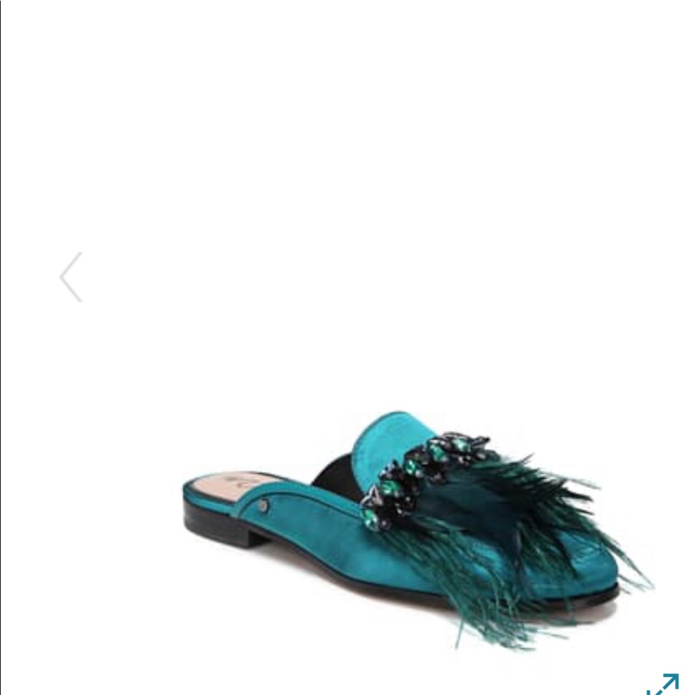 Sam Edelman stunning feather 🪶 topped flats